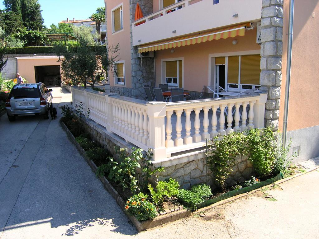 Apartment Julija Крк Экстерьер фото