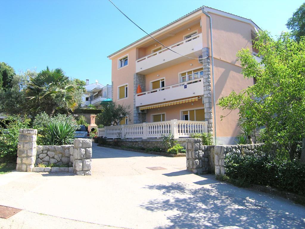 Apartment Julija Крк Экстерьер фото