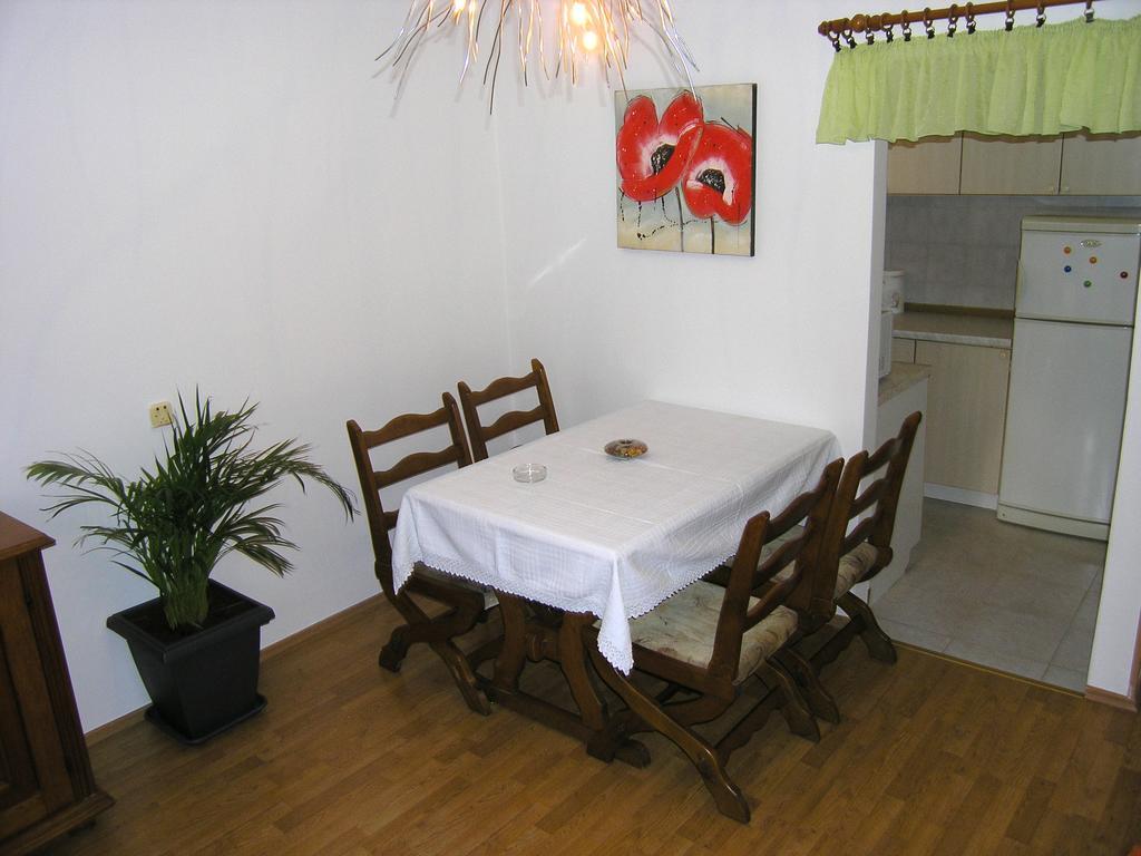 Apartment Julija Крк Экстерьер фото