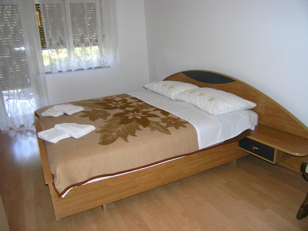 Apartment Julija Крк Экстерьер фото