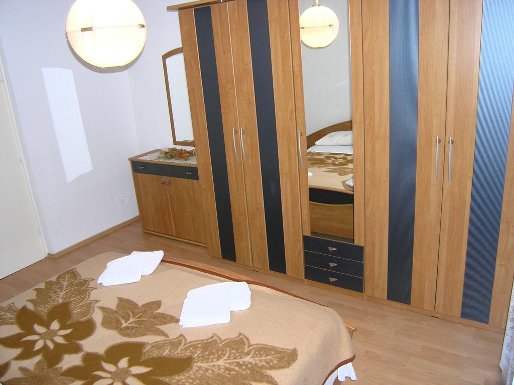 Apartment Julija Крк Экстерьер фото