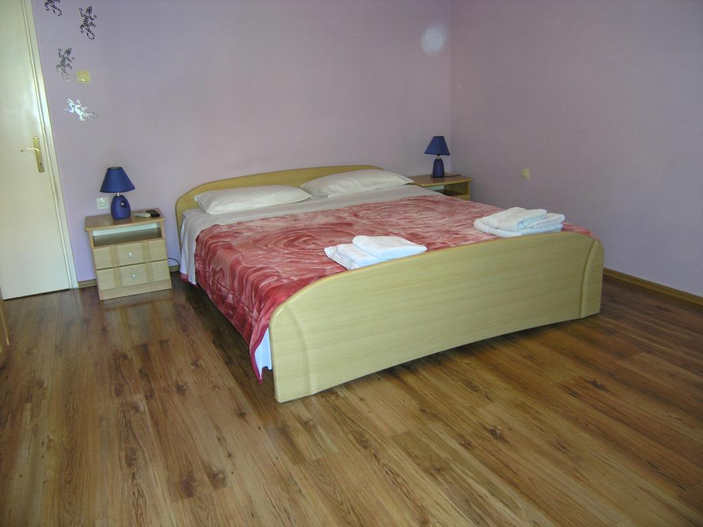 Apartment Julija Крк Экстерьер фото