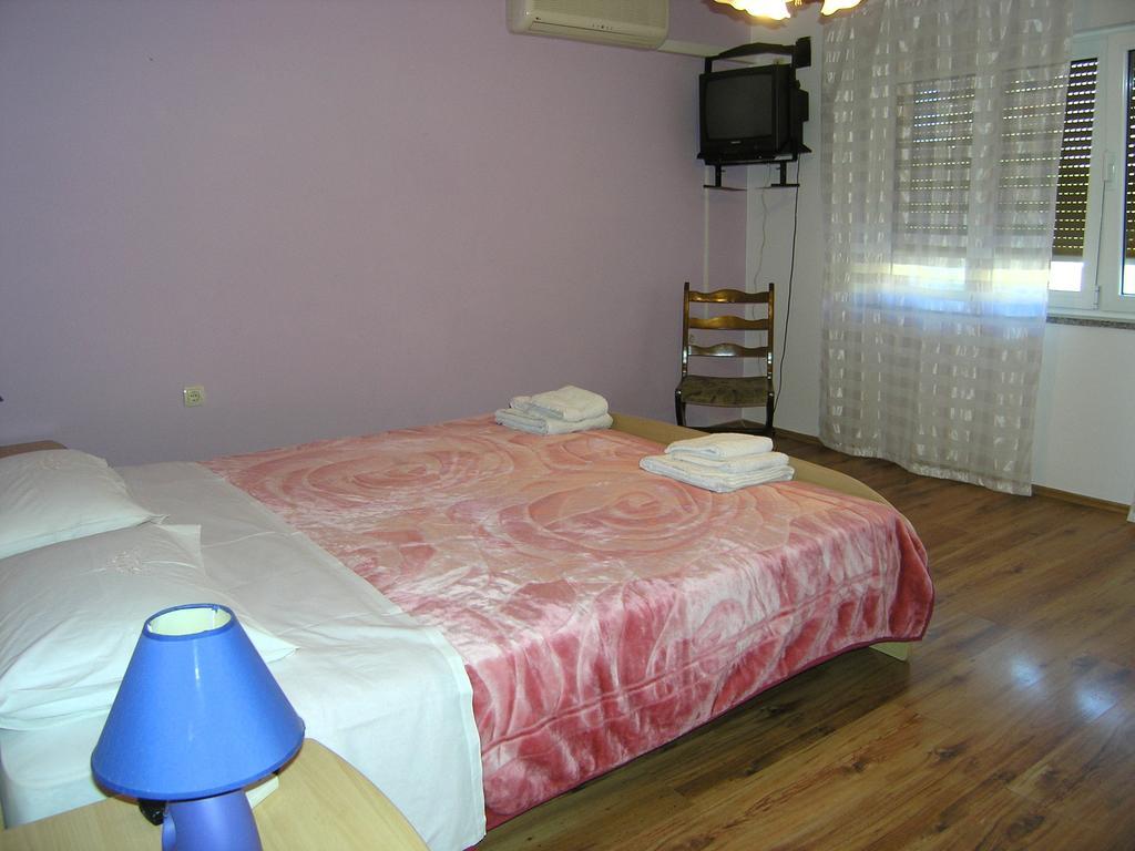 Apartment Julija Крк Экстерьер фото